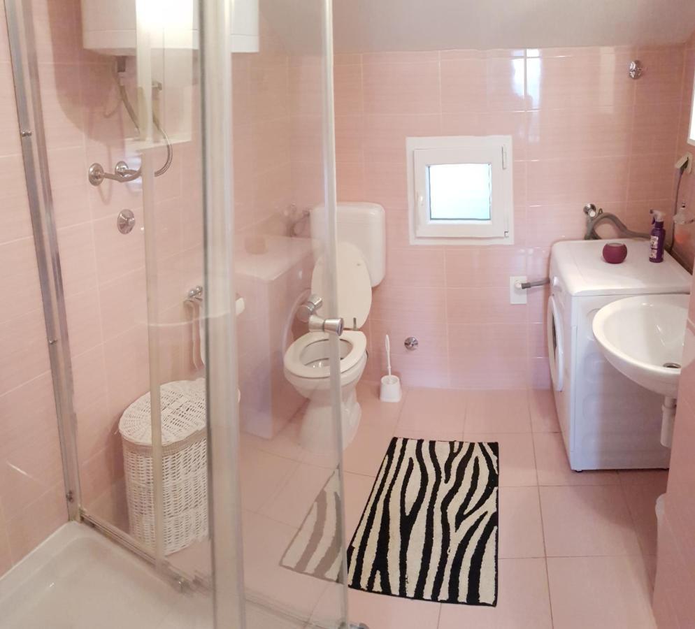 Apartman Vojaline Milna  Buitenkant foto