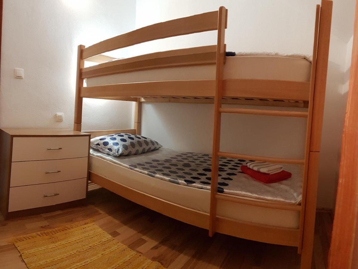 Apartman Vojaline Milna  Buitenkant foto