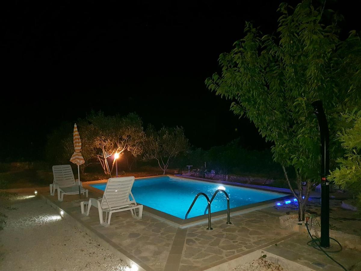 Apartman Vojaline Milna  Buitenkant foto